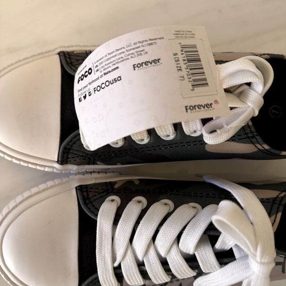 Las Vegas Raiders Camo Low Top Canvas Sneakers, Women’s Size 7 - Picture 7 of 9